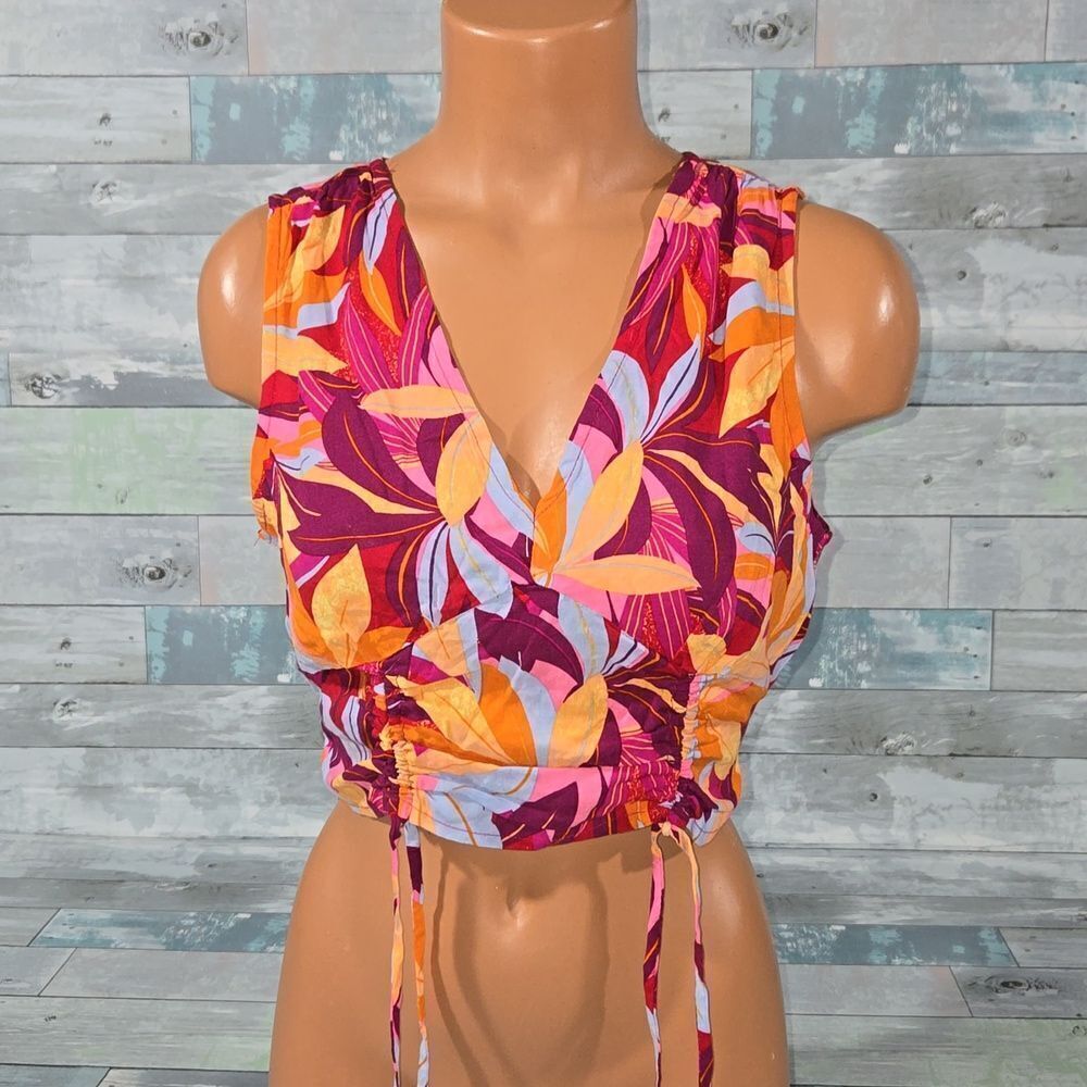 Lily Rose Cropped Tank Top sz Medium NWT